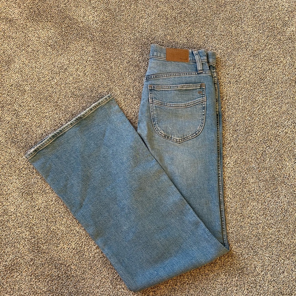 Madewell 11” high rise Flare Jeans - Picture 4 of 5